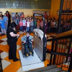 Školy mohou žádat o granty Nadace ČEZ Oranžová učebna a Oranžové schody