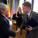 Primátor Tomáš Hudeček předal stříbrné medaile dvěma významným vědcům